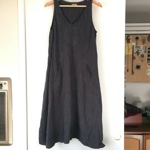 EUC Tulip a-line midi dress gray/black seersucker cotton with pockets